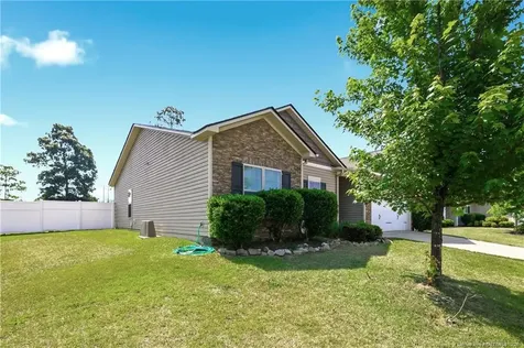 1094 Saint Johns Loop Raeford NC 28376