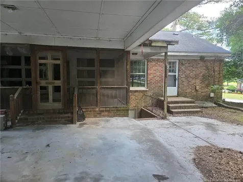 404 W Main Street Clinton NC 28328