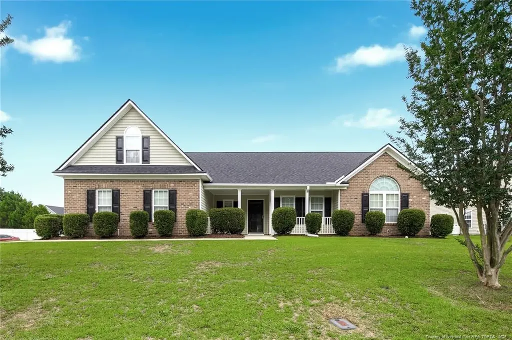 325 Ranier Drive Raeford NC 28376
