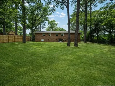1404 Hibiscus Road Fayetteville NC 28311