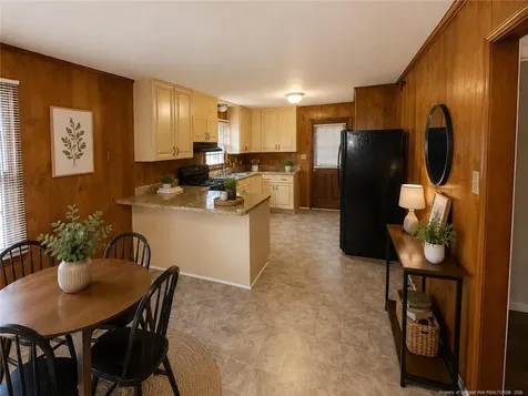 1404 Hibiscus Road Fayetteville NC 28311