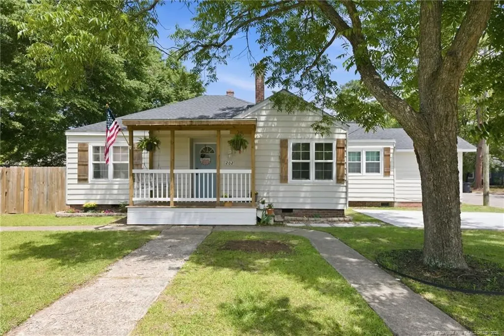 202 N Jackson Street Raeford NC 28376