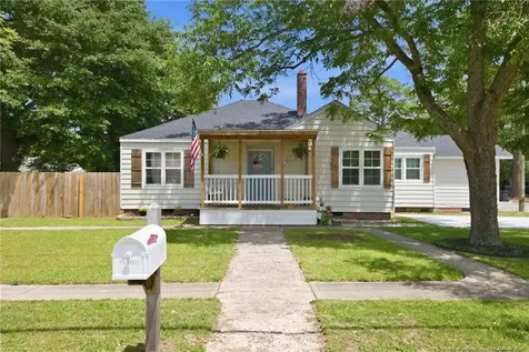 202 N Jackson Street Raeford NC 28376