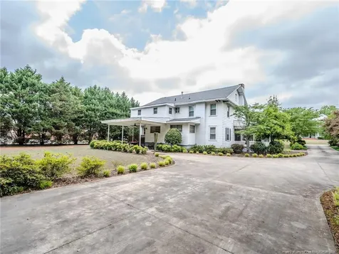 212 E Third Avenue Red Springs NC 28377