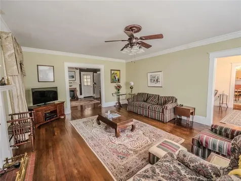 212 E Third Avenue Red Springs NC 28377
