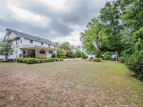 212 E Third Avenue Red Springs NC 28377