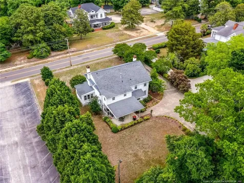 212 E Third Avenue Red Springs NC 28377