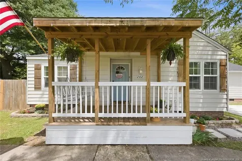 202 N Jackson Street Raeford NC 28376