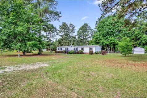 122 Huckabee Street Raeford NC 28376