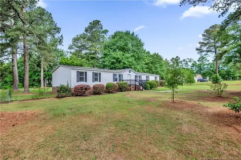 122 Huckabee Street Raeford NC 28376