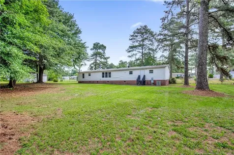 122 Huckabee Street Raeford NC 28376