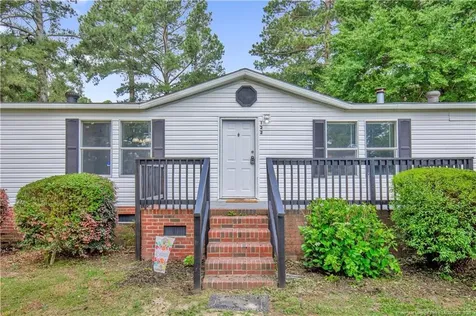 122 Huckabee Street Raeford NC 28376