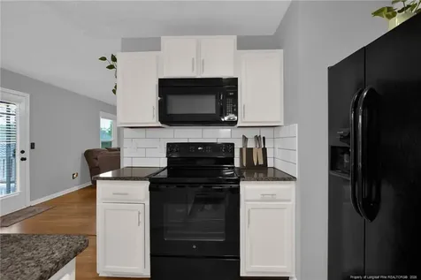 1928 Daphne Circle Fayetteville NC 28304