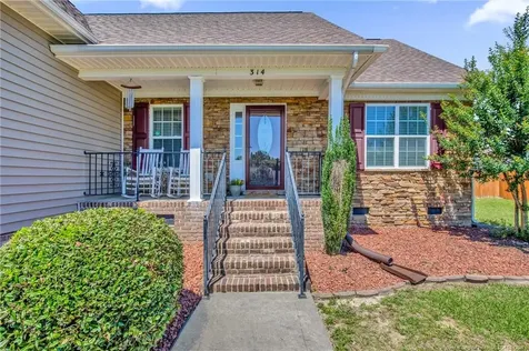 314 Bridle Drive Raeford NC 28376
