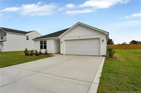 737 Caelin Farms Road Spring Lake NC 28390