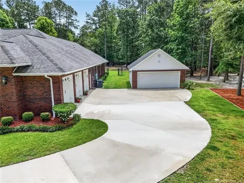 2204 Honey Lane Hope Mills NC 28348