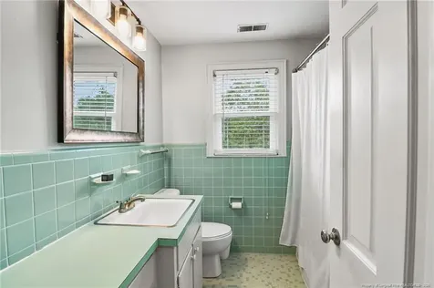 444 Holly Lane Fayetteville NC 28305