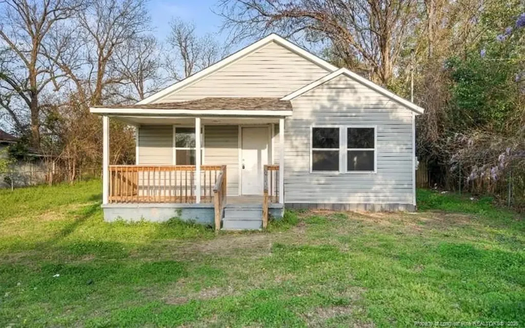 313, 315 S Racepath Street Fayetteville NC 28301