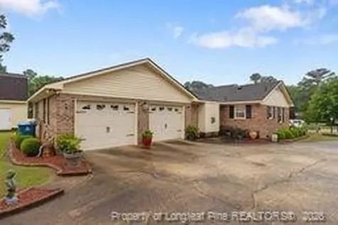 303 Chaucer Court Dunn NC 28334