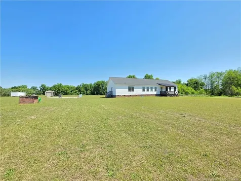 550 Thomas Drive Raeford NC 28376
