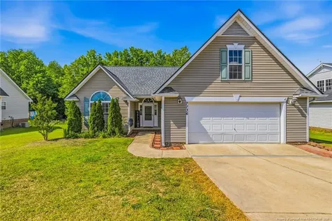 7736 Redwood Avenue Fayetteville NC 28314
