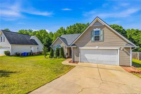 7736 Redwood Avenue Fayetteville NC 28314