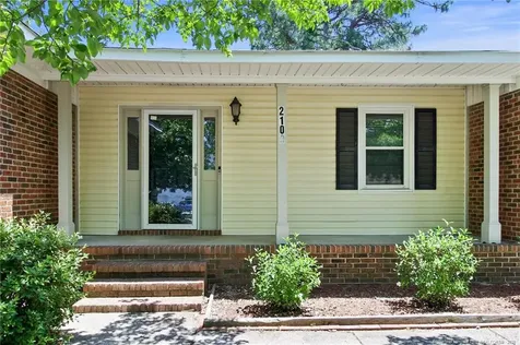 2109 Hollyridge Place Fayetteville NC 28304