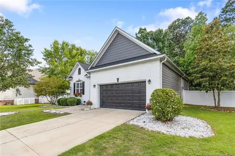 327 Ridgeway Court Fayetteville NC 28311