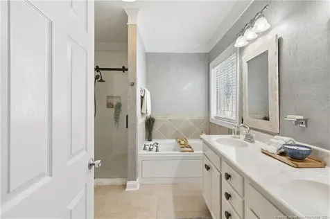 327 Ridgeway Court Fayetteville NC 28311
