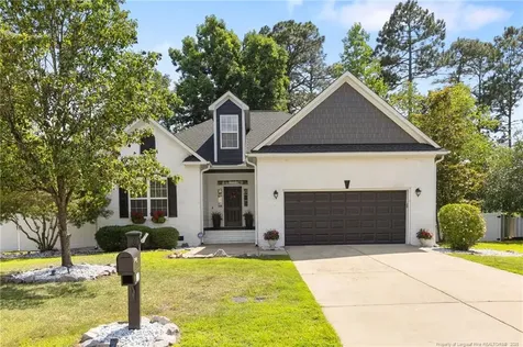 327 Ridgeway Court Fayetteville NC 28311