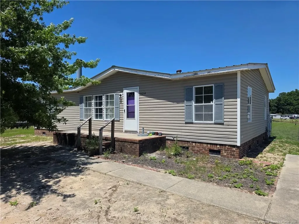 824 Blue Road Parkton NC 28371