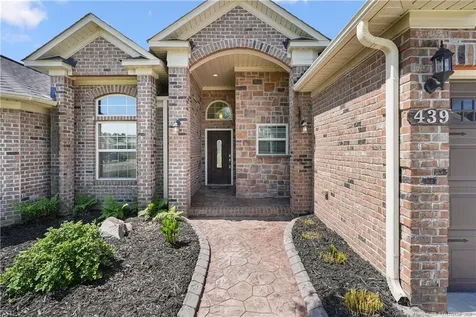 439 W Summerchase Drive Fayetteville NC 28311