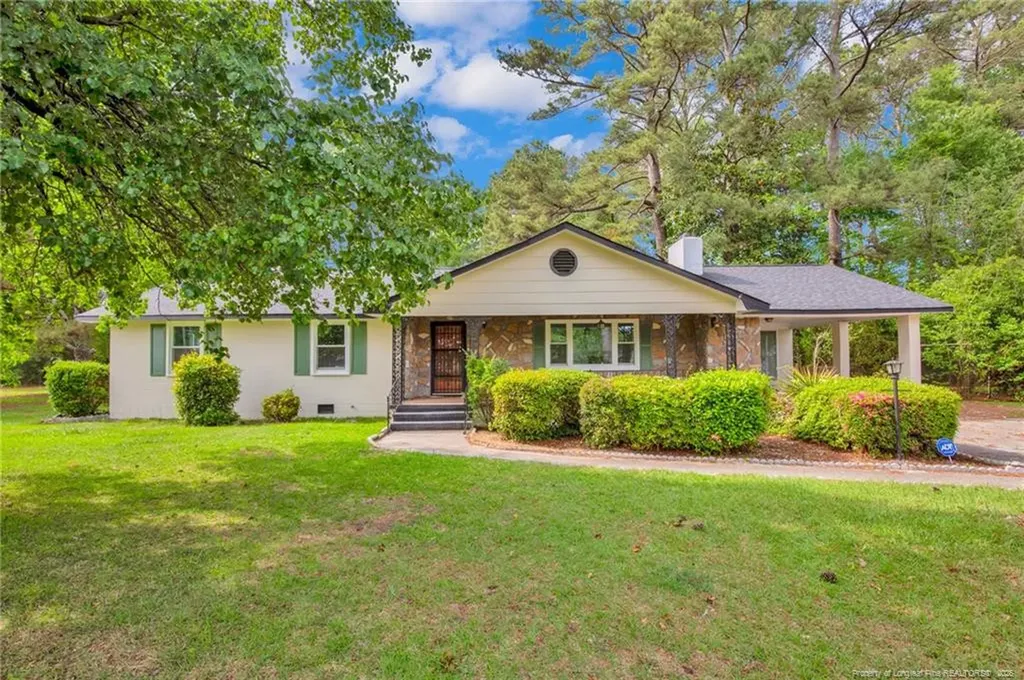 838 W 3rd Avenue Red Springs NC 28377