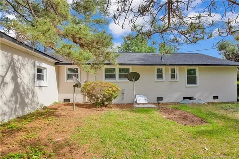 838 W 3rd Avenue Red Springs NC 28377