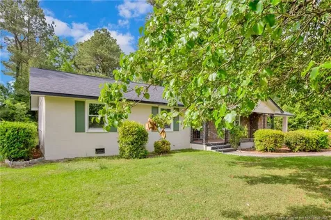 838 W 3rd Avenue Red Springs NC 28377