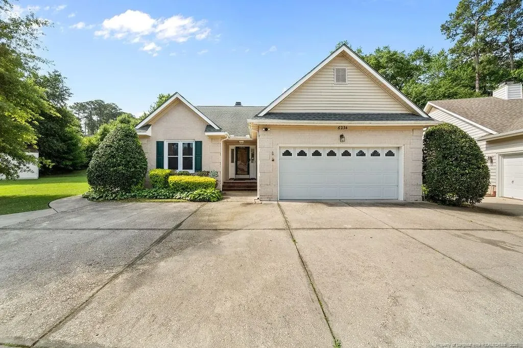 6234 Falkland Court Fayetteville NC 28311