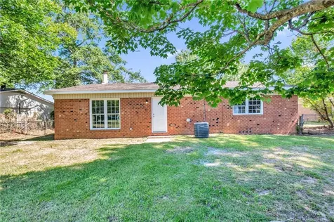 4765 NW Friar Avenue Fayetteville NC 28304