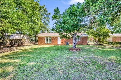 4765 NW Friar Avenue Fayetteville NC 28304