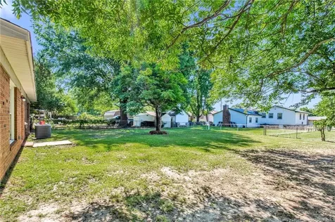 4765 NW Friar Avenue Fayetteville NC 28304