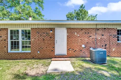 4765 NW Friar Avenue Fayetteville NC 28304