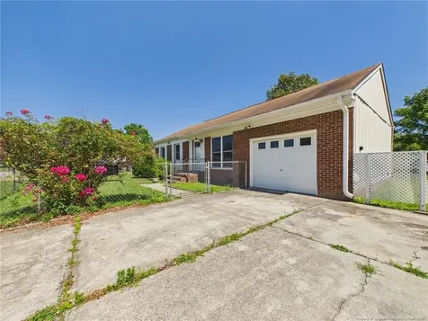 2712 Heatter Avenue Spring Lake NC 28390