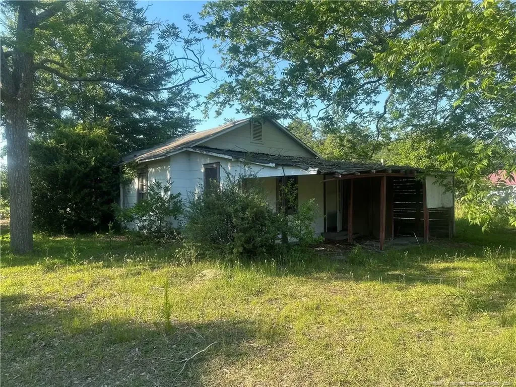 1302 Spring Avenue Spring Lake NC 28390