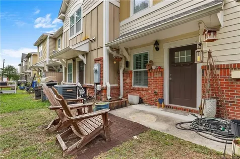 40 Hunter's Run Avenue Pembroke NC 28372
