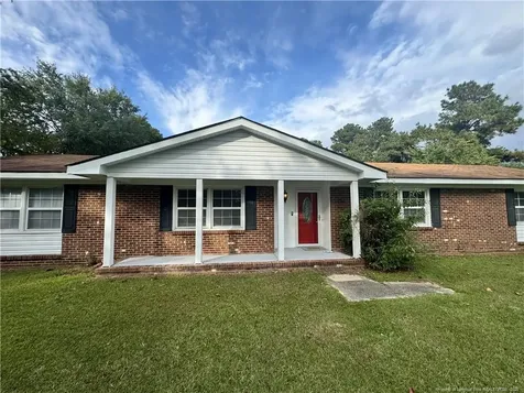 2879 County Line Road Saint Pauls NC 28384