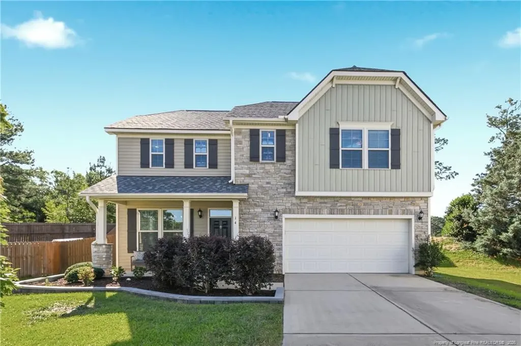 14 Hallow Oak Street Spring Lake NC 28390