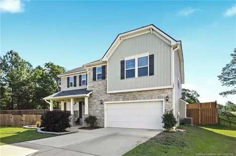 14 Hallow Oak Street Spring Lake NC 28390