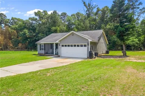 203 Drew Street Raeford NC 28376