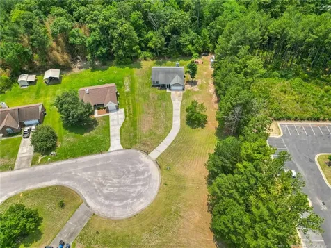 203 Drew Street Raeford NC 28376