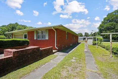 708 Bullard Street Roseboro NC 28382