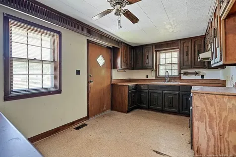 708 Bullard Street Roseboro NC 28382